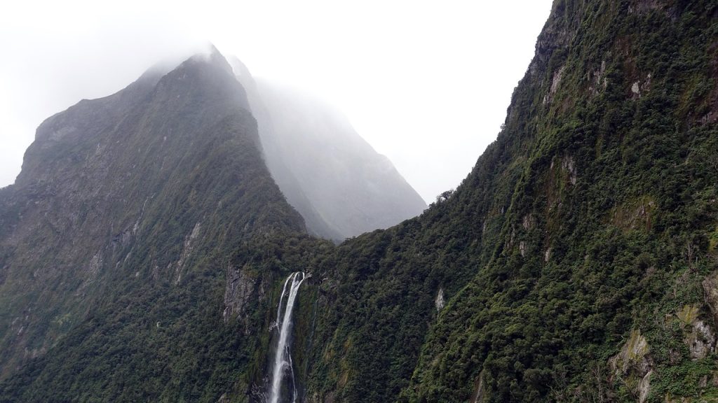 Nature, fog, landscape — Plinko Erfahrungen 2026: Fiese Betrugsmasche & Bogus Apps
