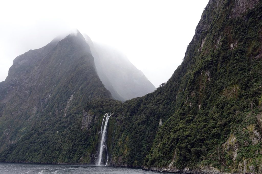 Nature, fog, landscape — Plinko Erfahrungen 2026: Fiese Betrugsmasche & Bogus Apps