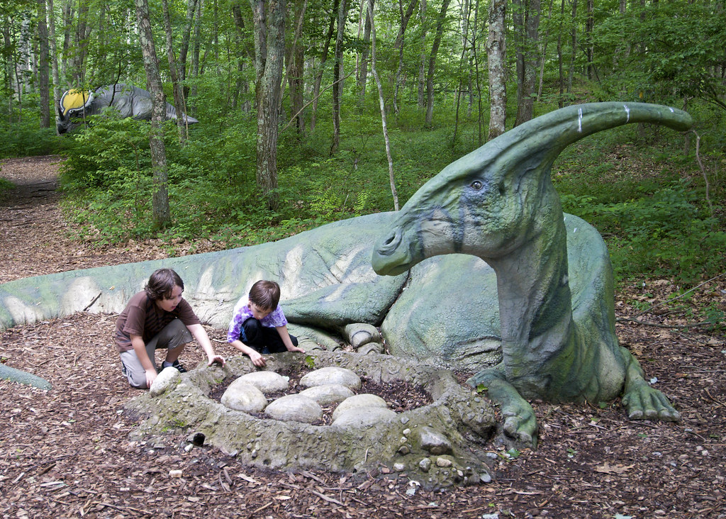 Giant Dinosaur Discovery: The Real Secrets Uncovered